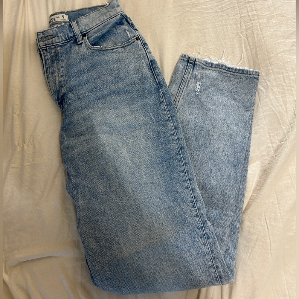 Abercrombie & Fitch The 90’s straight ultra high rise curve love 29/8L med wash